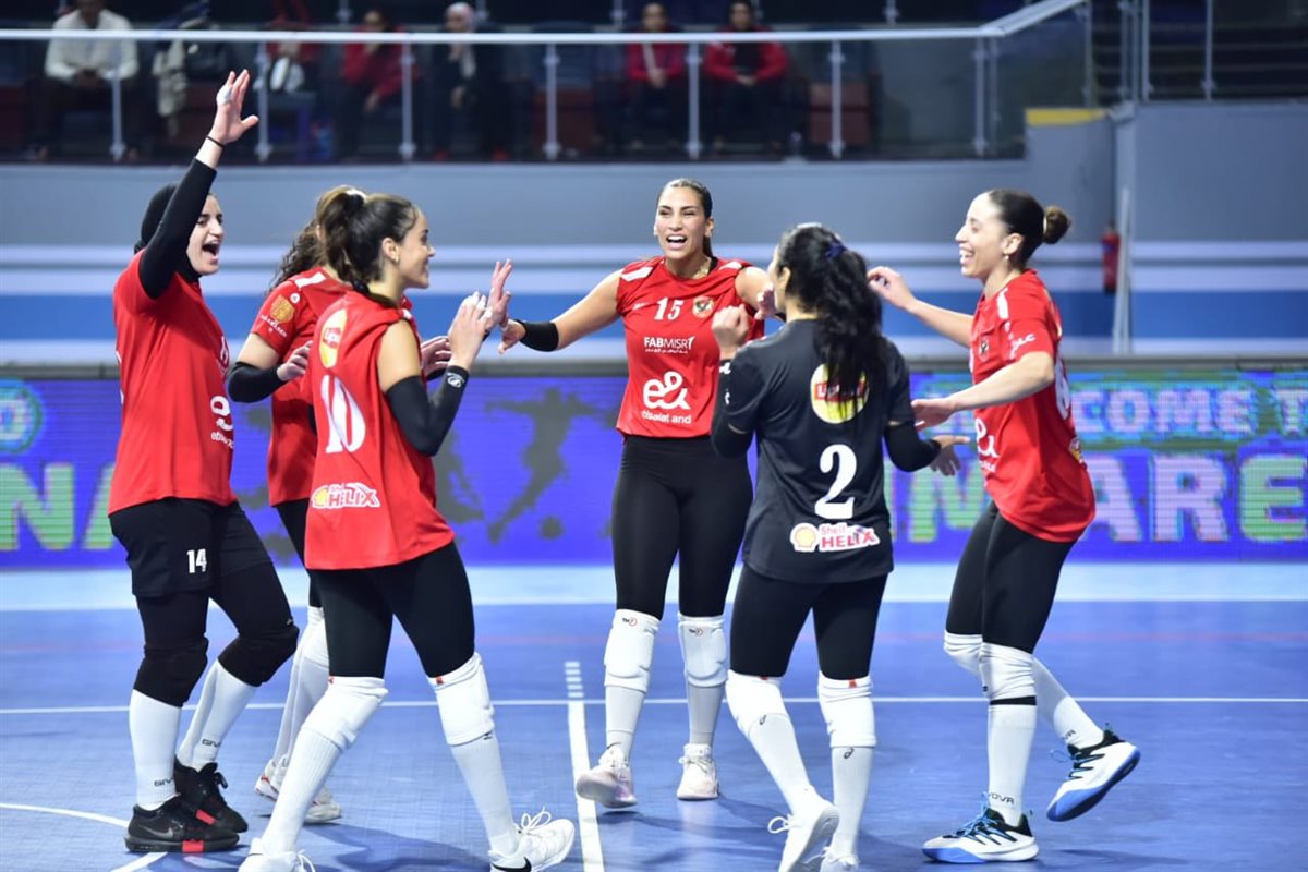 <strong>سيدات طائرة الأهلي يفوز على سبورتنج في المباراة الأولى بدوري المرتبط</strong>