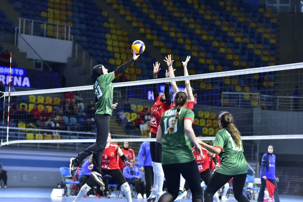 <strong>سيدات طائرة الأهلي يفوز على سبورتنج في المباراة الأولى بدوري المرتبط</strong>