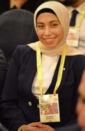 ايه صبري من فريق فريق &nbsp;Paradox