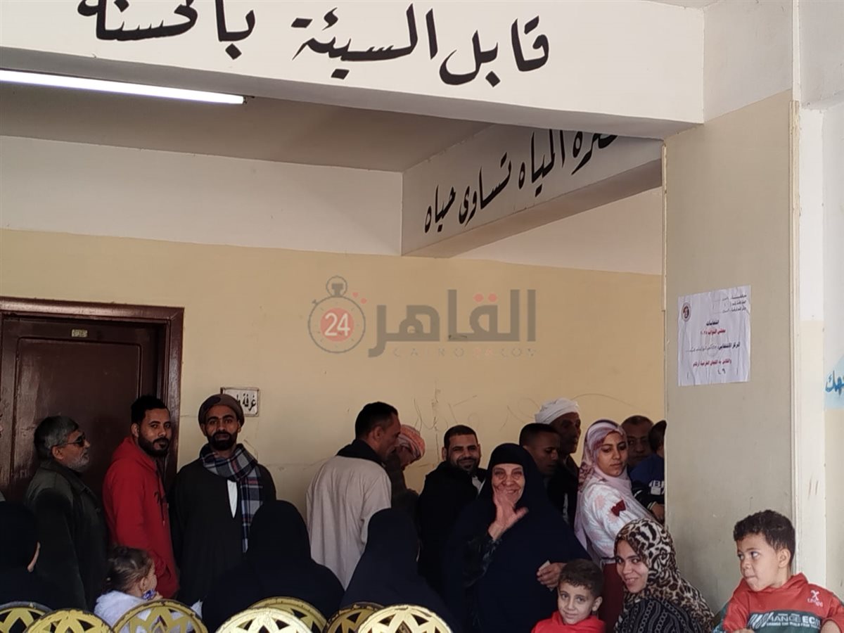 طوابير من كبار السن أمام لجان جولة الإعادة بانتخابات مجلس النواب في الفيوم