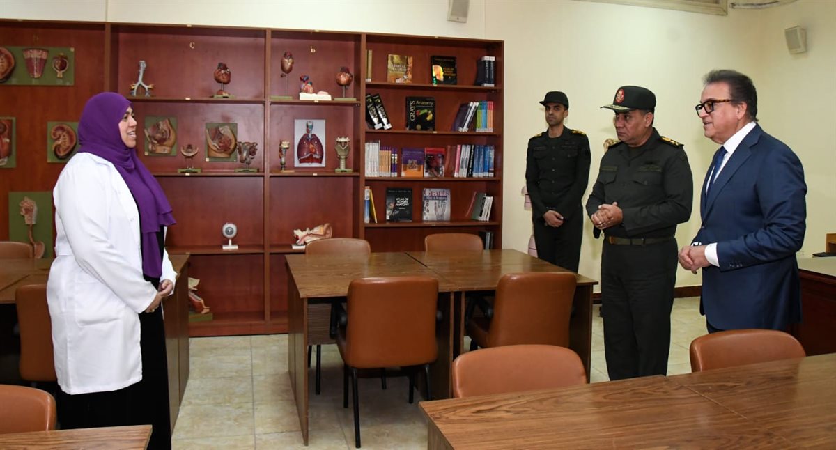 كلية الطب بالقوات المسلحة تستقبل الدكتور خالد عبد الغفار