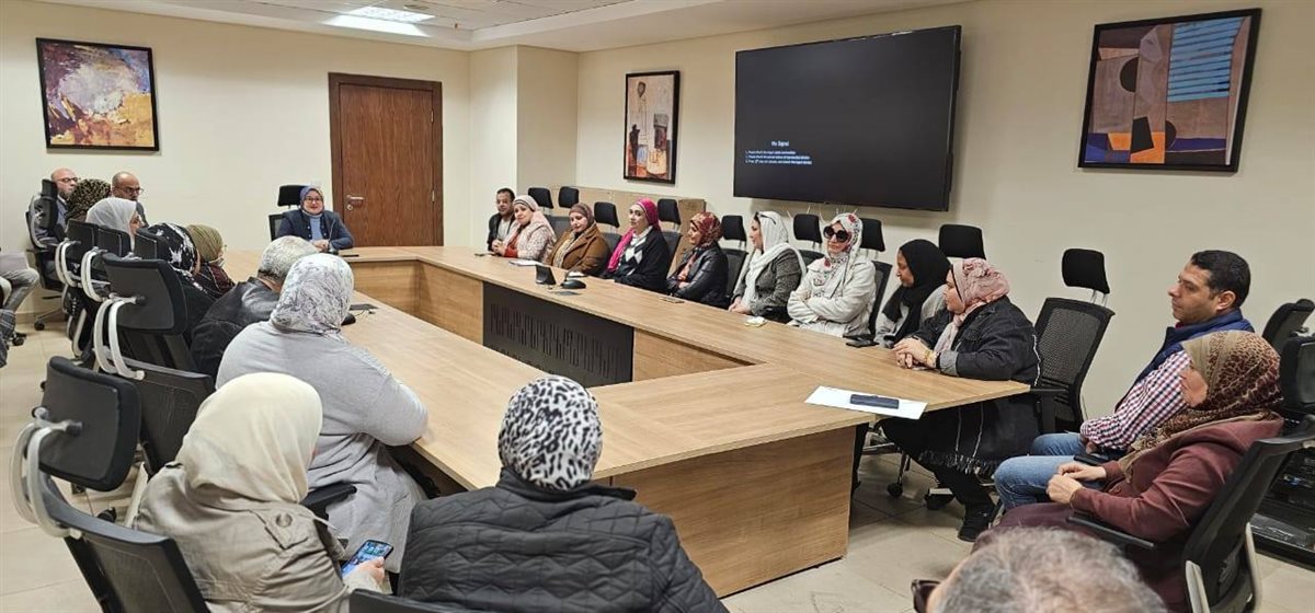 اجتماعات مكثفة لمستشاري المواد الدراسية لمتابعة خطط المدارس