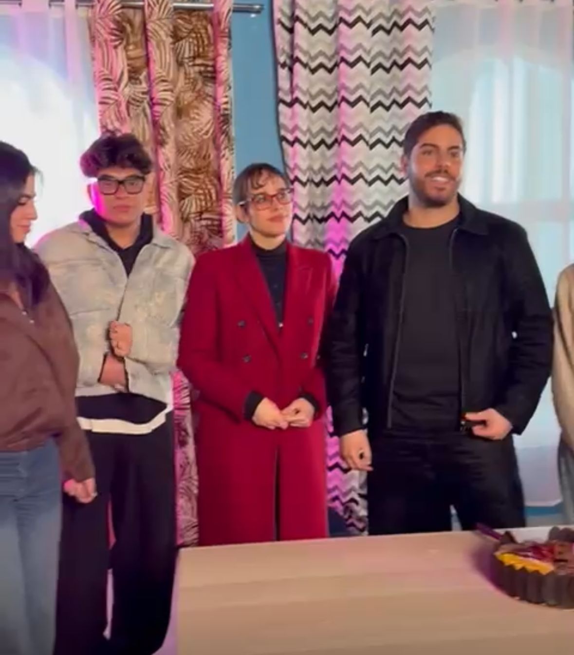 في أول ظهور بعد خطبتهم.. نور عمرو دياب تدعم خطيبها ياسين رشدي على أول أغانيه 