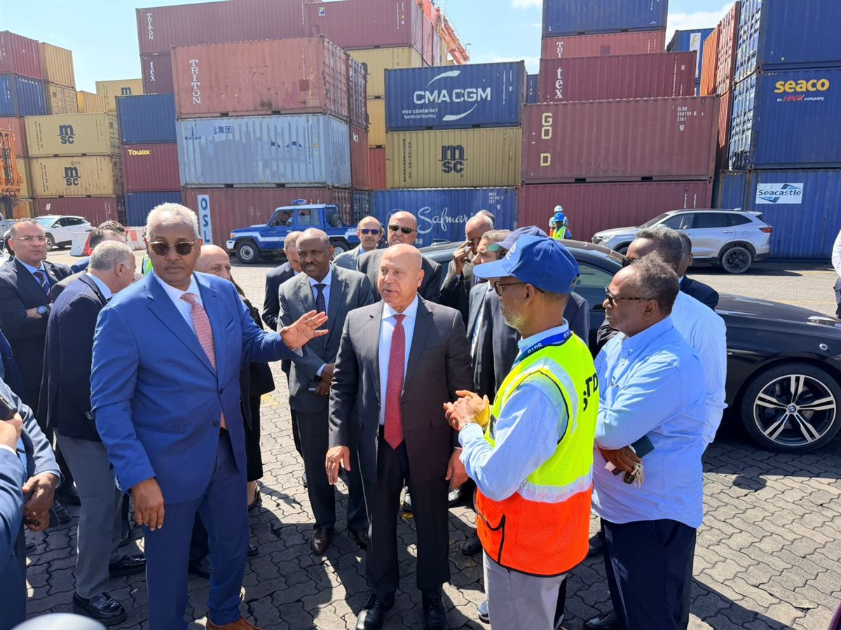 جانب من زيارة الوزير إلى جيبوتي