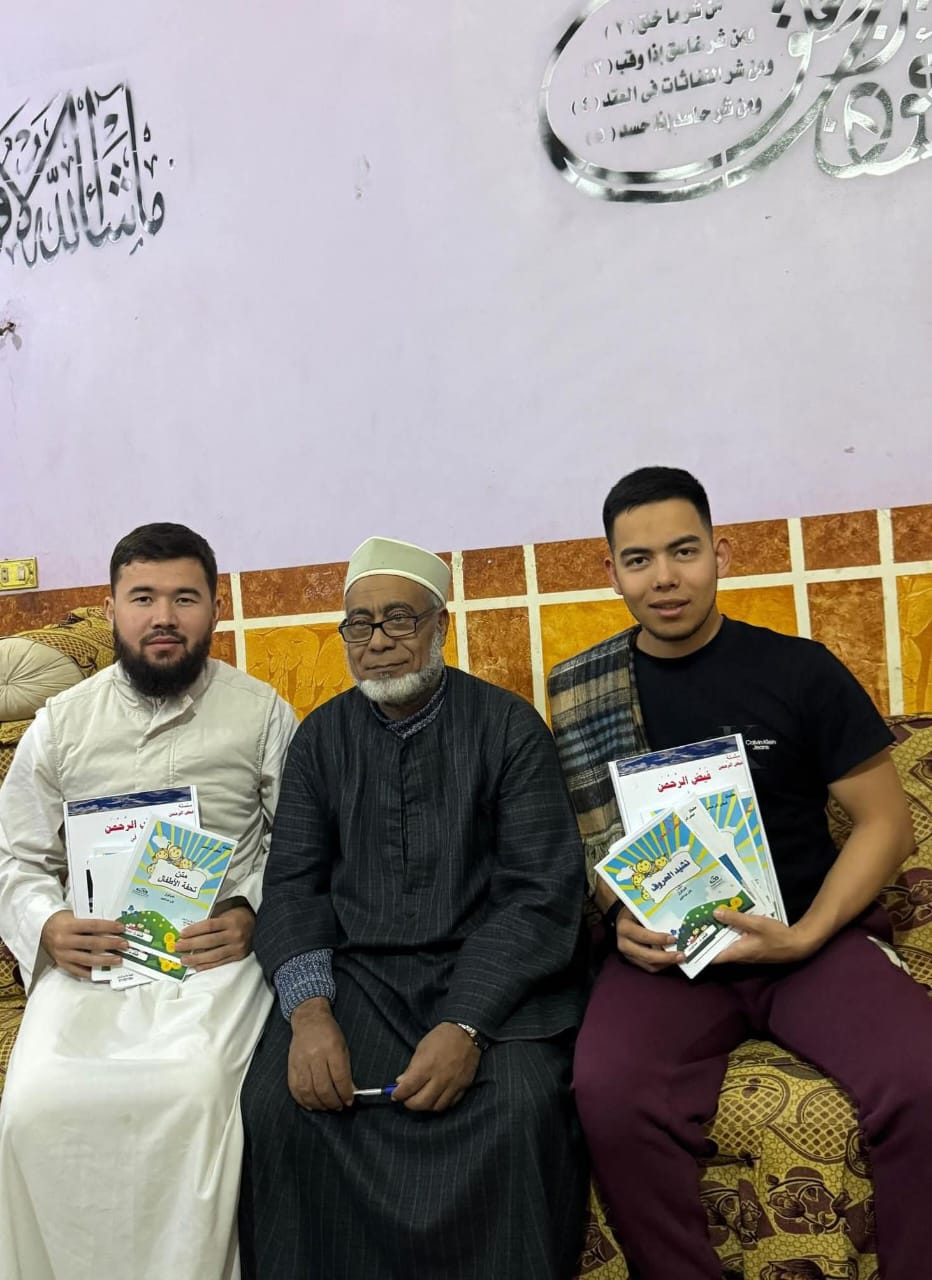 الشيخ جابر عبد العليم مصطفى مع الطلاب