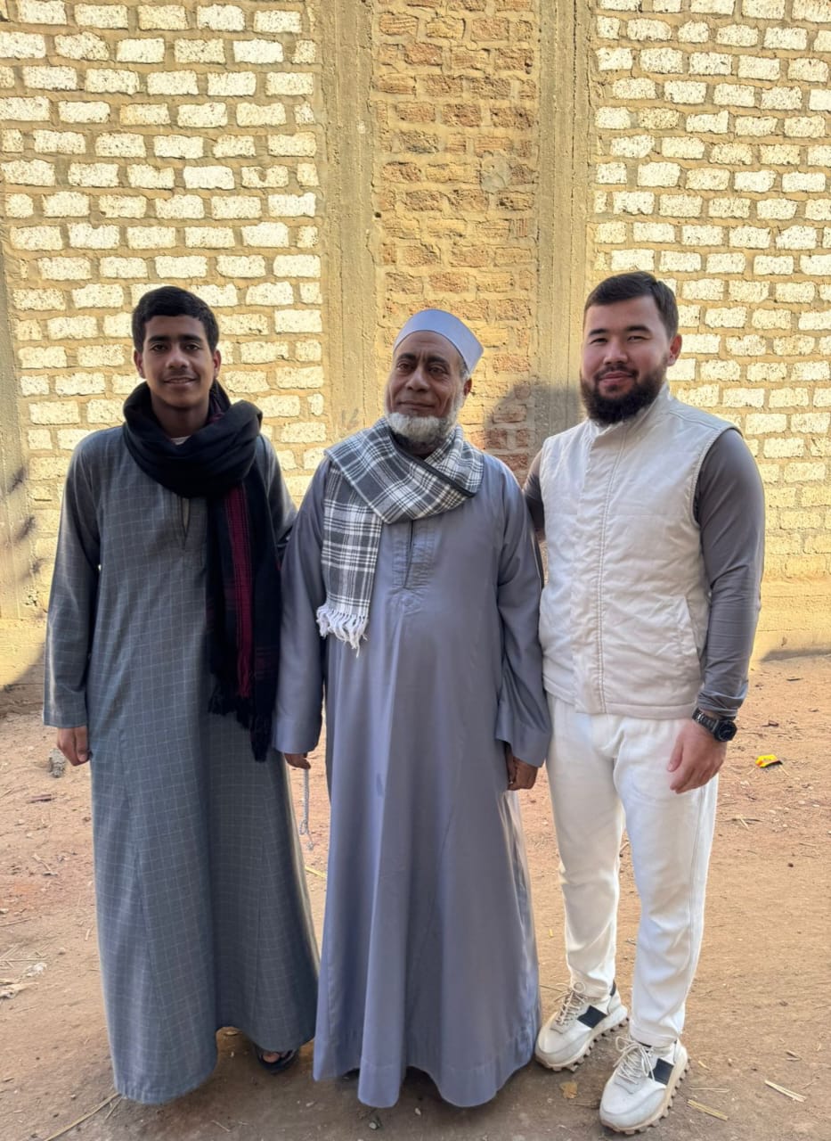 الشيخ جابر عبد العليم مصطفى مع الطلاب