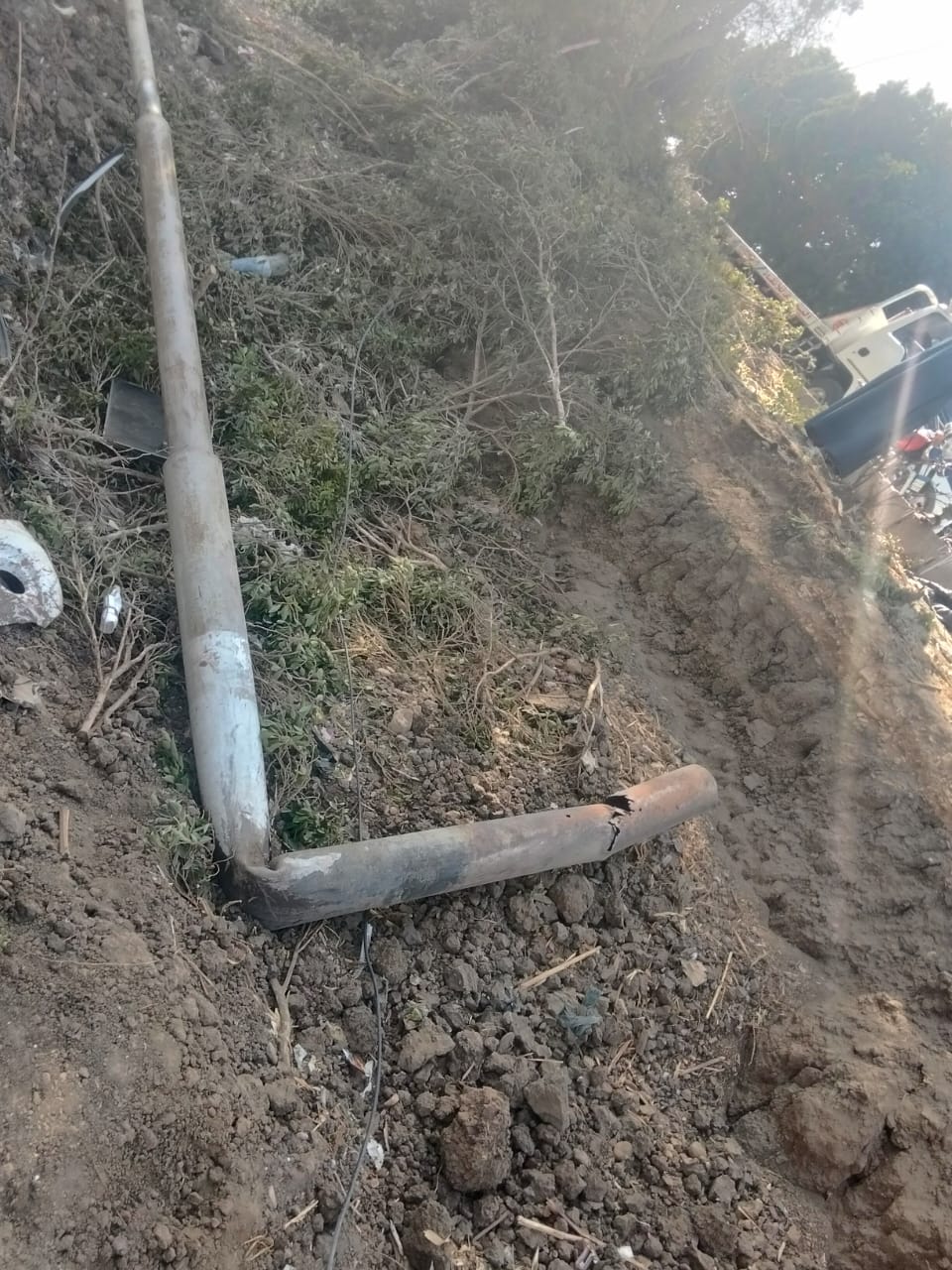 حادث تصادم سيارة بعمود إنارة&nbsp;