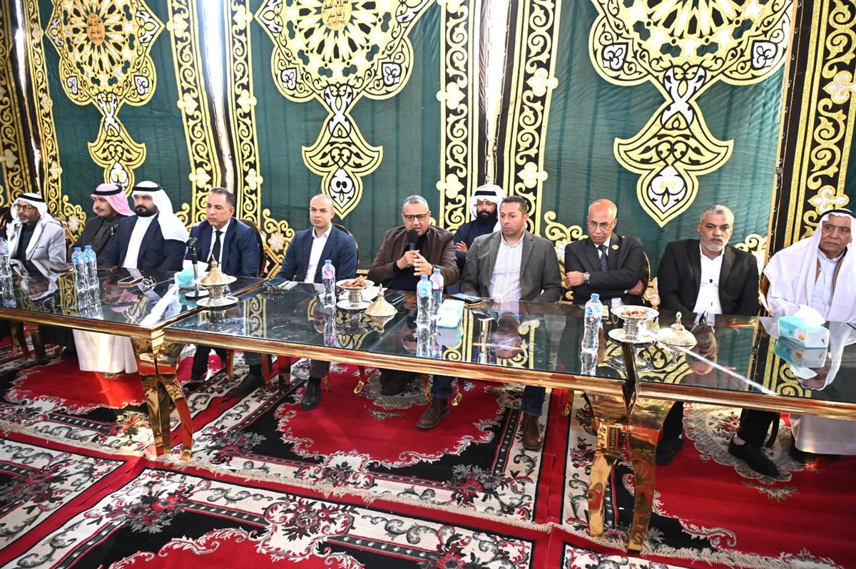 محافظ جنوب سيناء يلتقي مشايخ وعواقل وممثلي القبائل برأس سدر