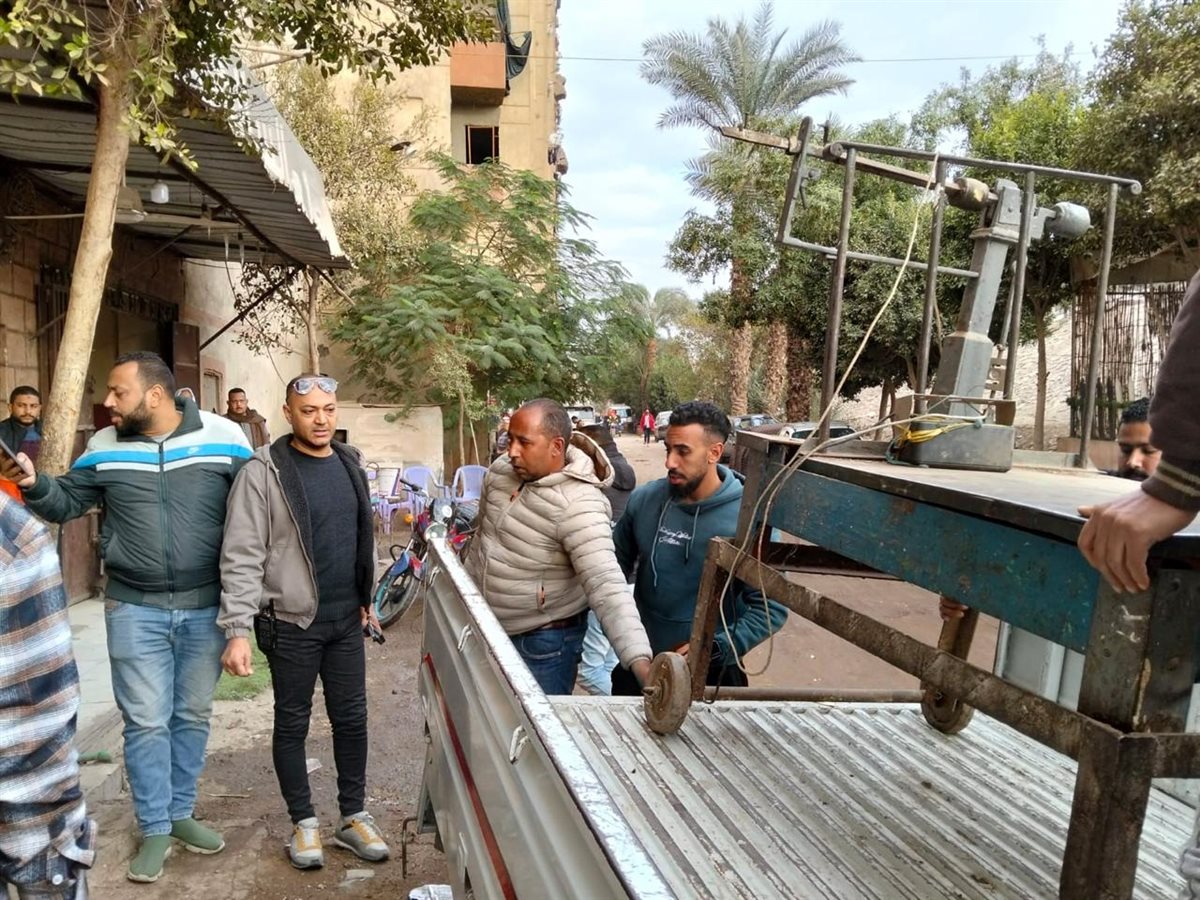 حملة موسعة على مخازن 