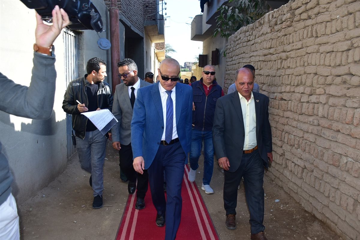 محافظ الأقصر يفتتح مشروعات تنموية بالبر الغربي