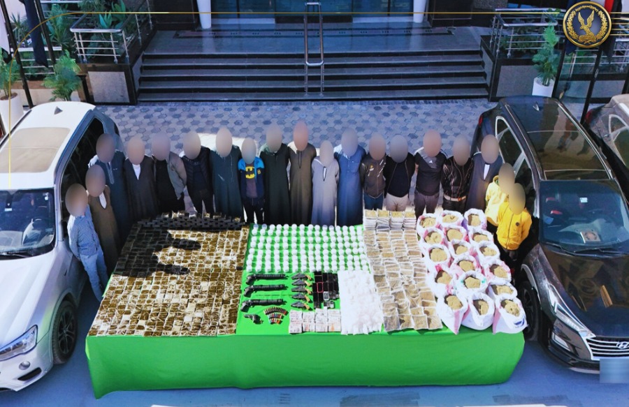 مصرع عنصر إجرامي والقبض على باقي التشكيل بحوزتهم مخدرات بـ 75 مليون جنيه