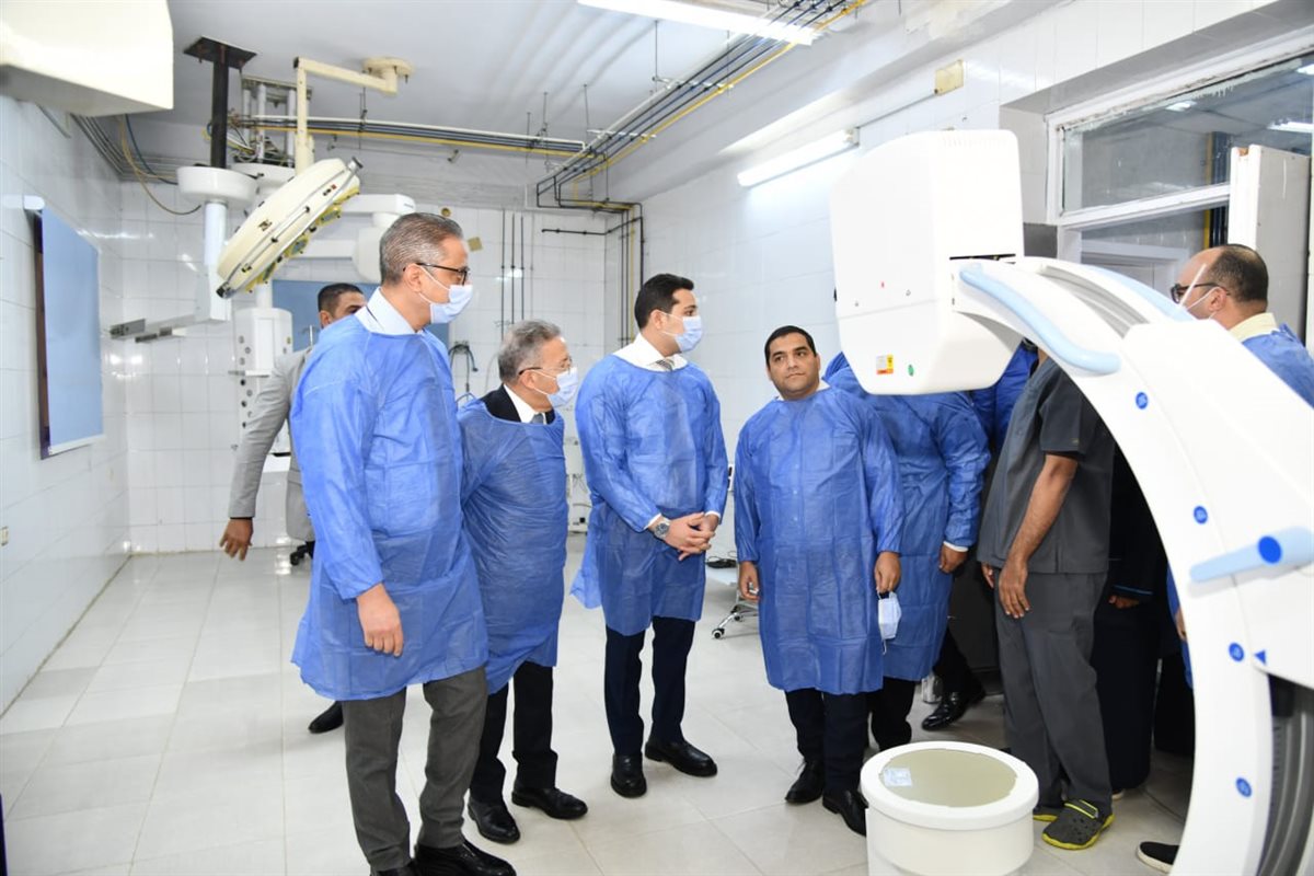 محافظ الفيوم ونقيب أطباء مصر يتفقدان وحدة المخ والأعصاب الجديدة بمستشفى سنورس المركزي