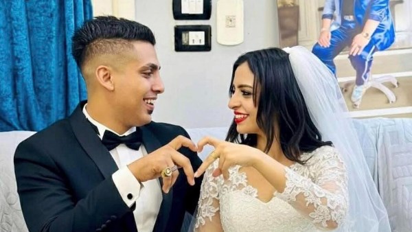 كروان مشاكل وزوجته