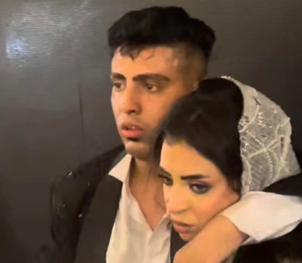 كروان مشاكل وزوجته