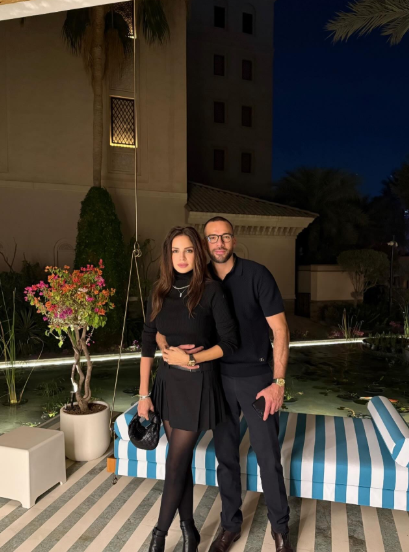 بعد أنباء زواجهما.. علي محجوب ينشر صورة جديدة رفقة آمال ماهر: كل سنة وإنتى عمرى