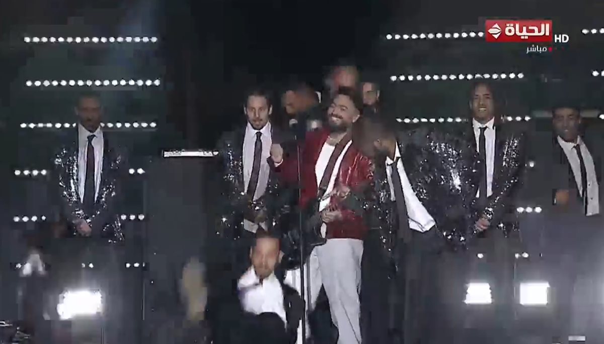 تامر حسني يتألق في حفله بالعاصمة الجديدة بحضور كامل العدد