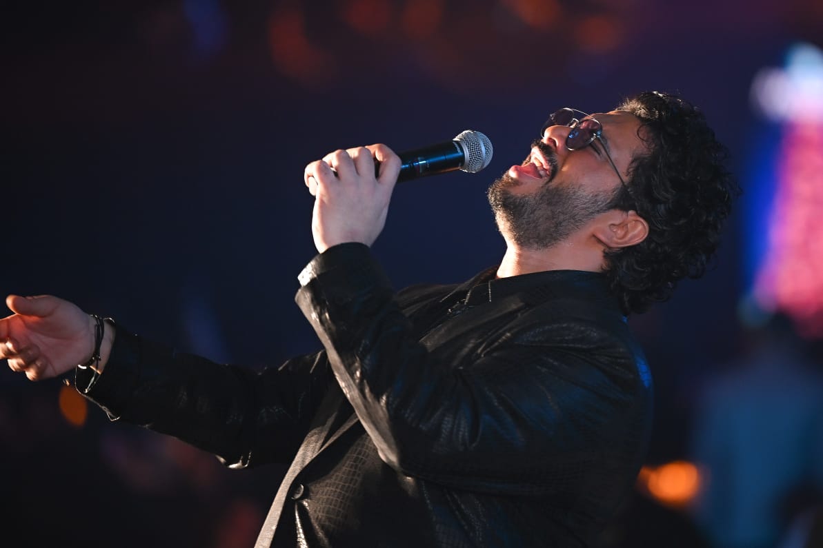 برعاية القاهرة 24.. مصطفى حجاج يتألق في حفل رأس السنة بنتظيم وليد منصور