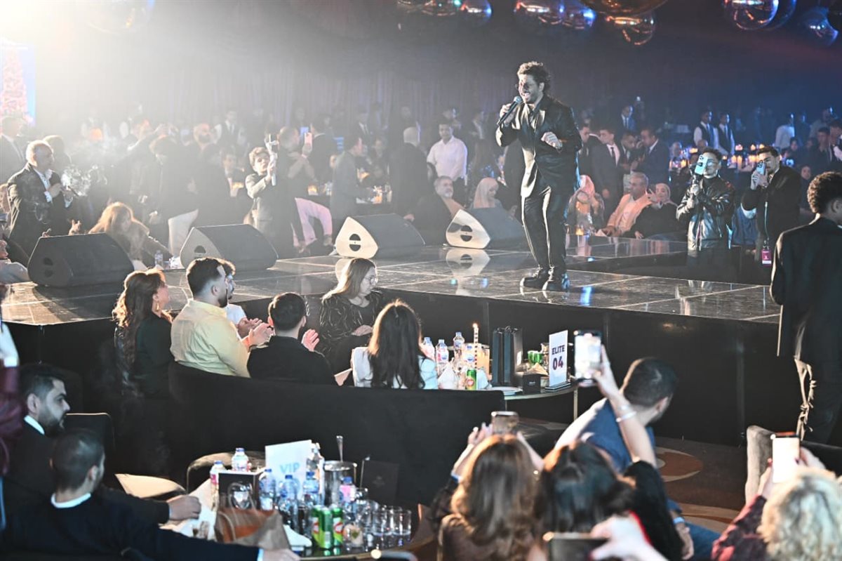 برعاية القاهرة 24.. مصطفى حجاج يتألق في حفل رأس السنة بنتظيم وليد منصور