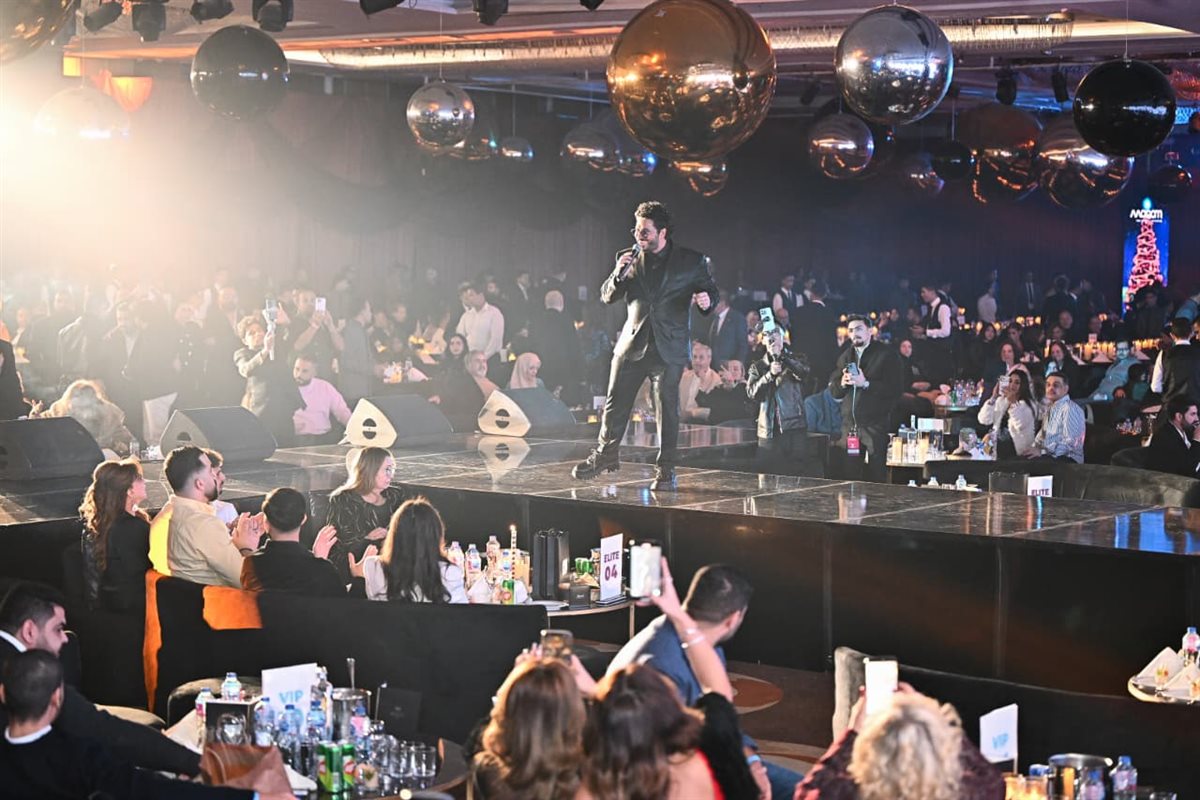 برعاية القاهرة 24.. مصطفى حجاج يتألق في حفل رأس السنة بنتظيم وليد منصور