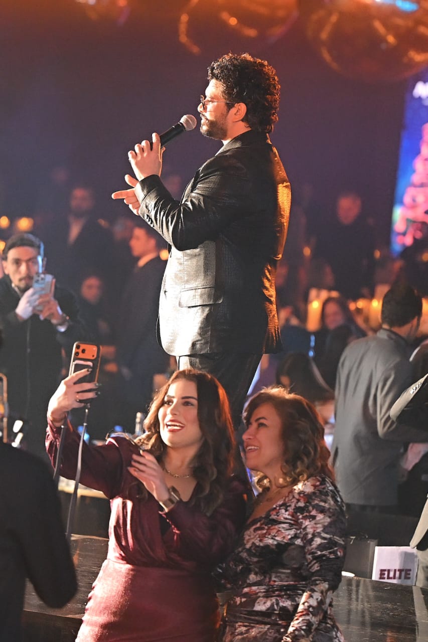 برعاية القاهرة 24.. مصطفى حجاج يتألق في حفل رأس السنة بنتظيم وليد منصور