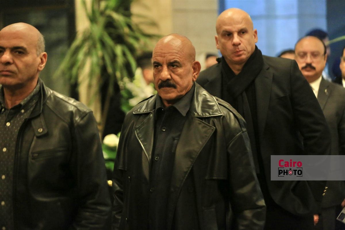 أبرزهم صلاح عبد الله وإلهام شاهين وماجد المصري.. لقطات لنجوم الفن في عزاء والدة هاني رمزي