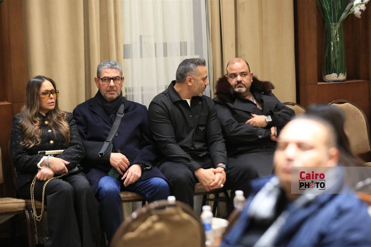 أبرزهم صلاح عبد الله وإلهام شاهين وماجد المصري.. لقطات لنجوم الفن في عزاء والدة هاني رمزي