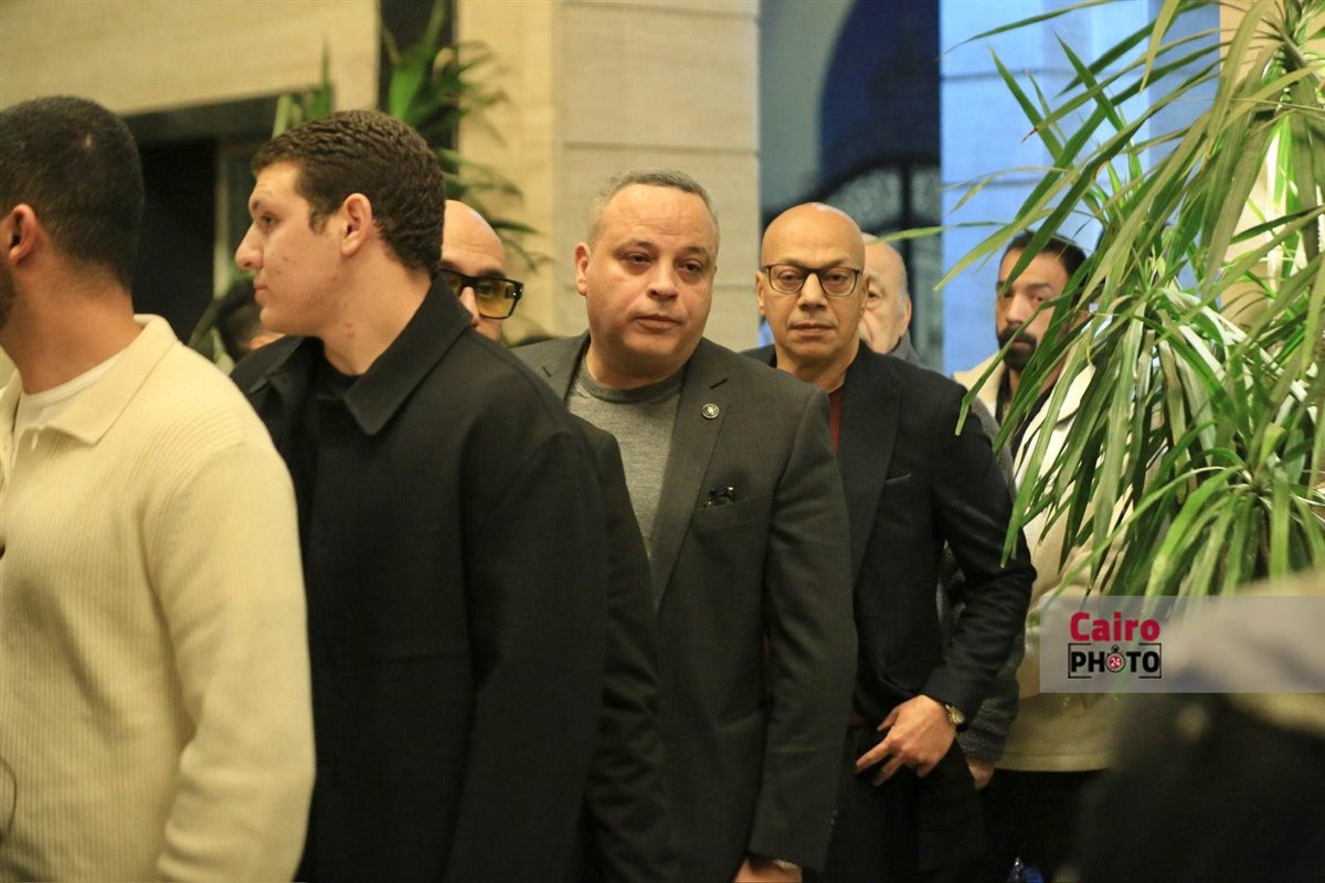 أبرزهم صلاح عبد الله وإلهام شاهين وماجد المصري.. لقطات لنجوم الفن في عزاء والدة هاني رمزي