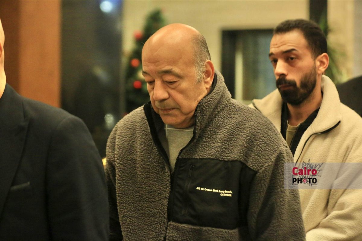 أبرزهم صلاح عبد الله وإلهام شاهين وماجد المصري.. لقطات لنجوم الفن في عزاء والدة هاني رمزي