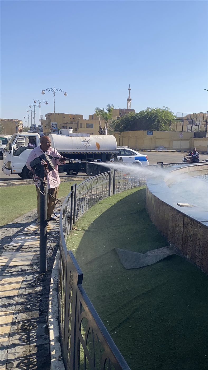 غسل شوارع الأقصر إستعدادا لإستقبال رئيس الوزراء