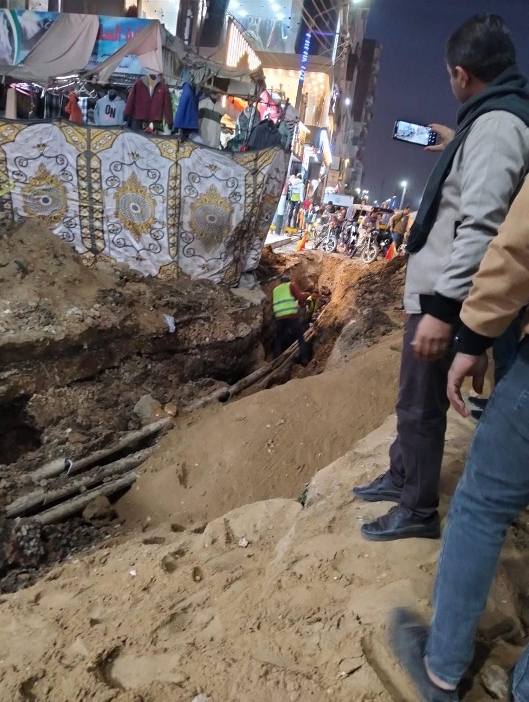 انفجار ماسورة مياه بطما&nbsp;