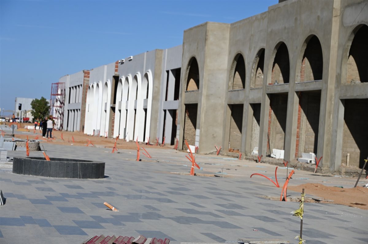 محافظ جنوب سيناء يتفقد أعمال سانتيرا السياحية بشرم الشيخ 
