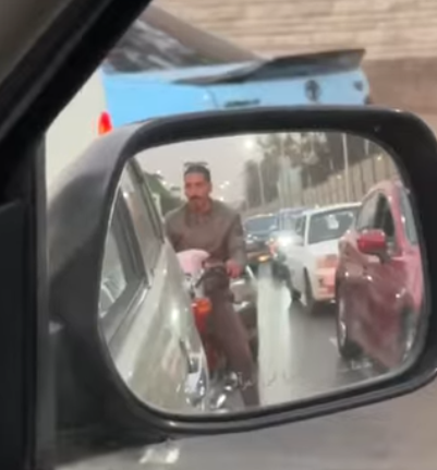 سائق موتوسيكل