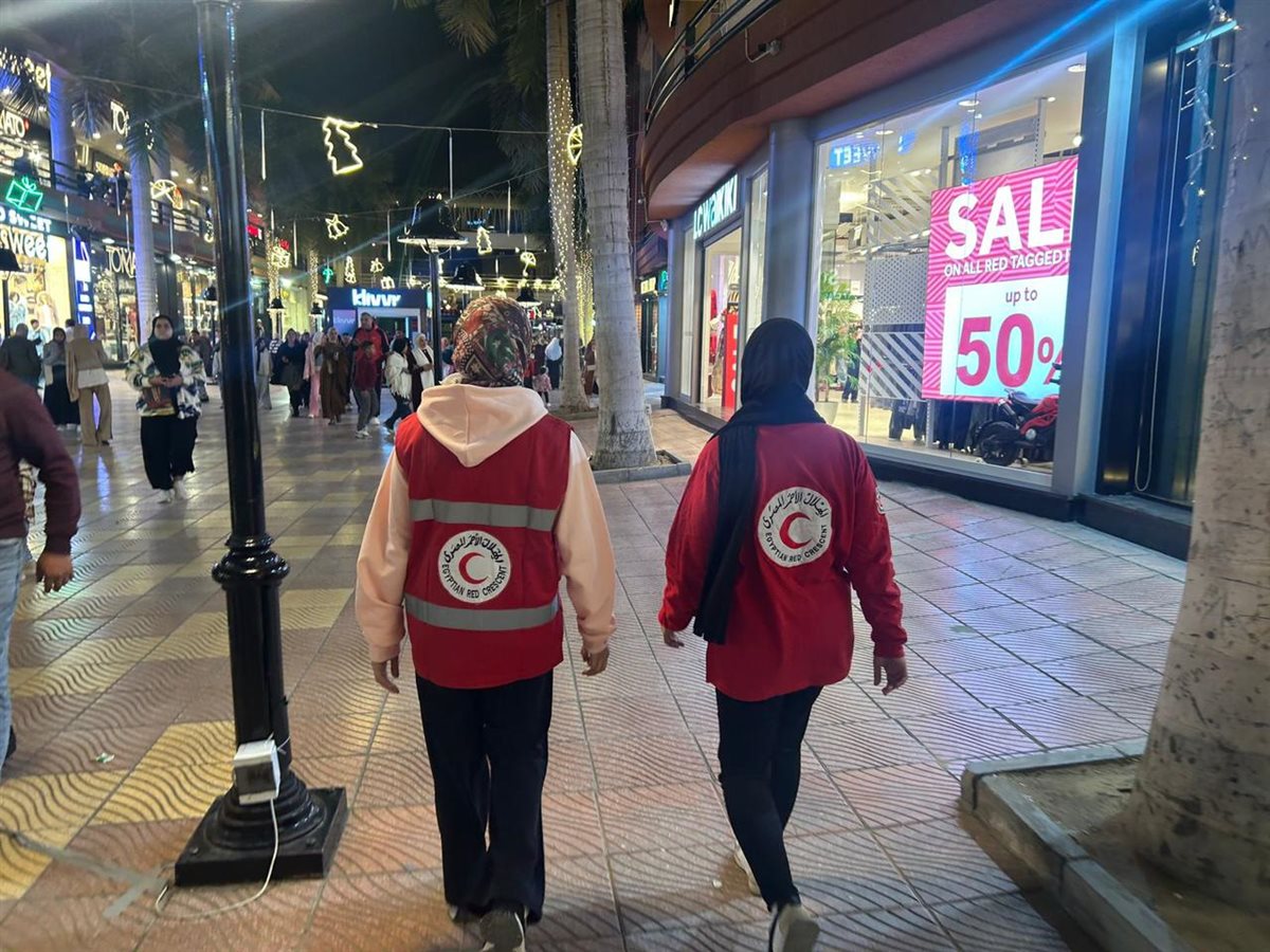 &nbsp;متطوعو الهلال الأحمر المصري