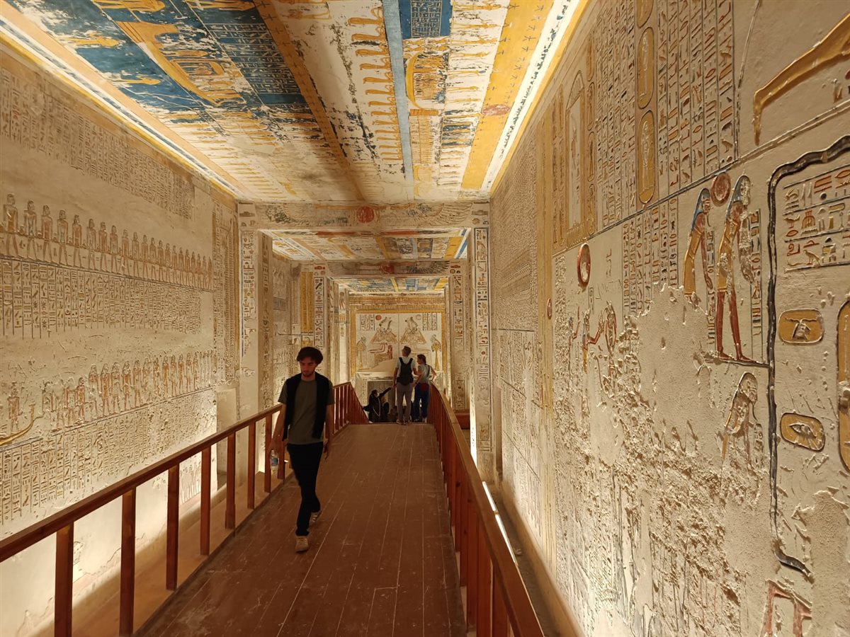 في وادي الملوك بالأقصر