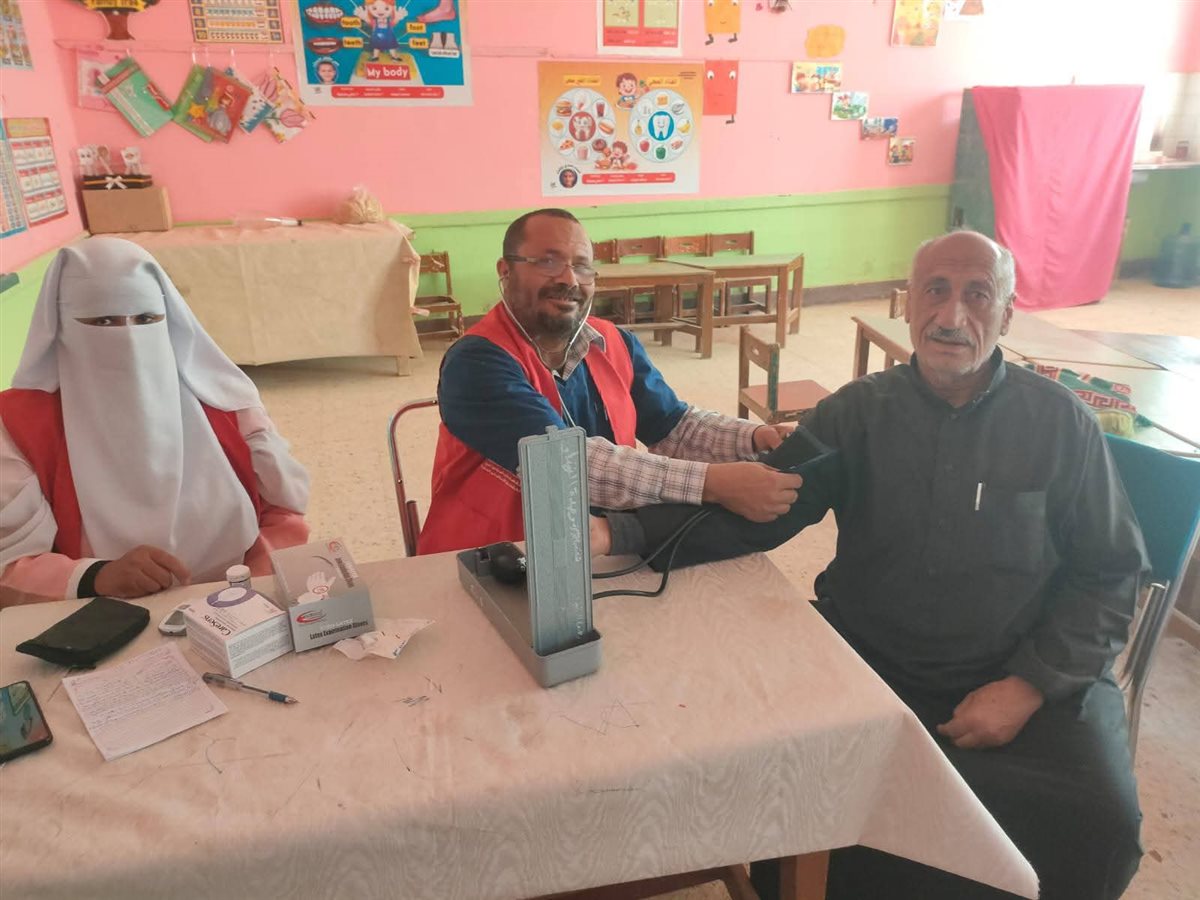 فرق التامين الطبية امام لجان الوادى الجديد