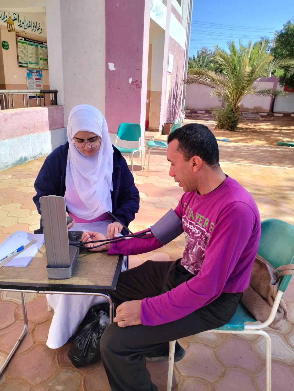 فرق التامين الطبية امام لجان الوادى الجديد