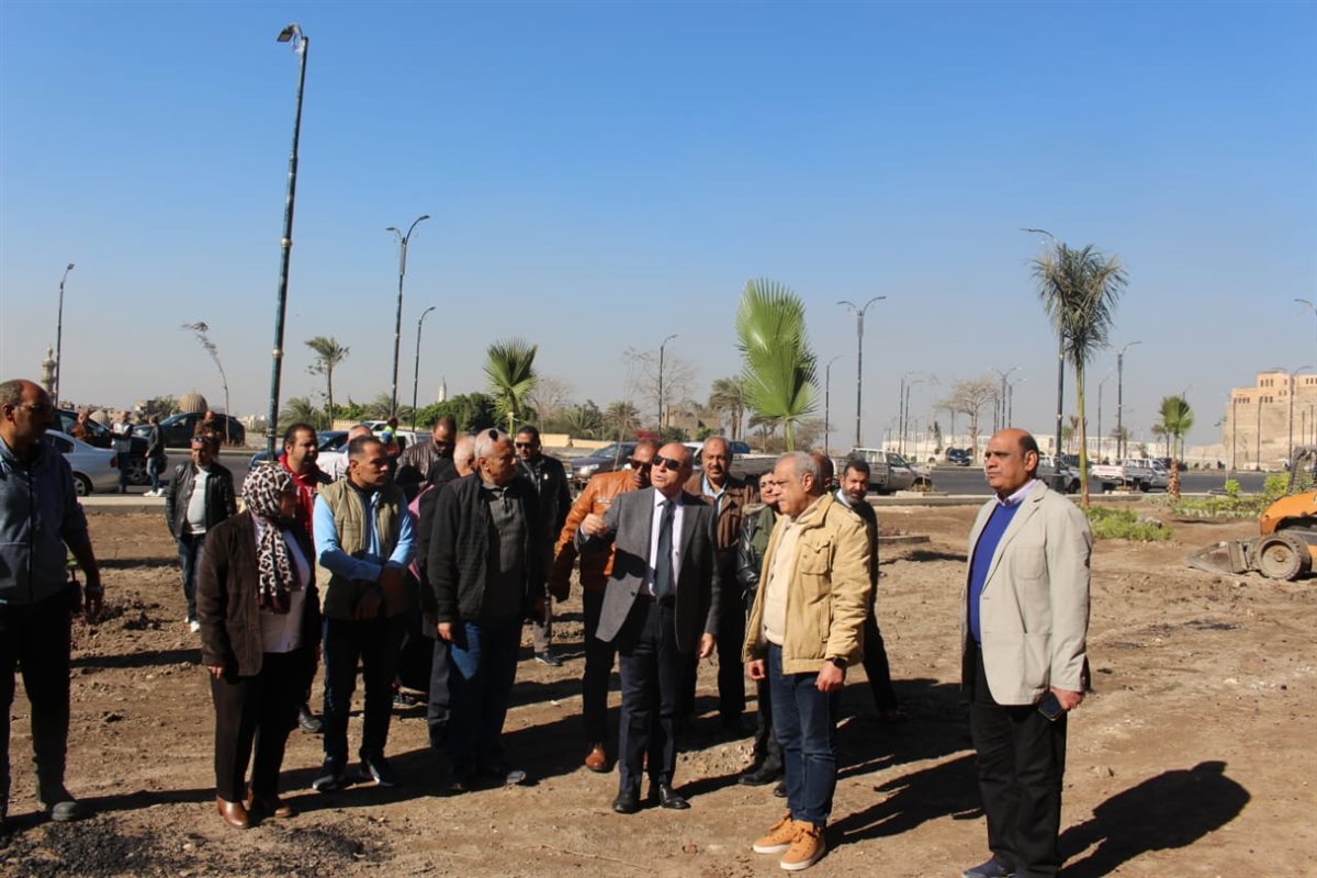 محافظ القاهرة يتفقد أعمال تطوير السيدة عائشة وسور مجرى العيون