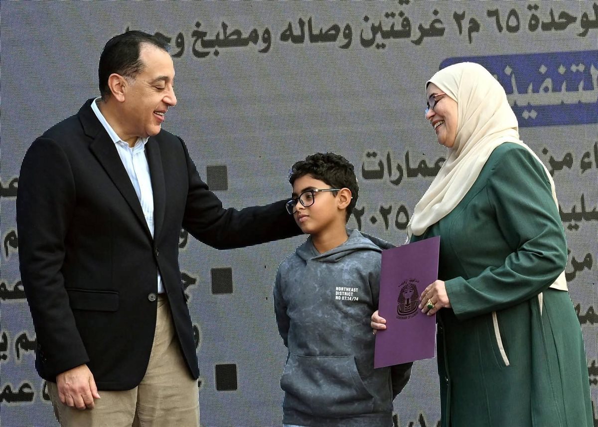 رئيس الوزراء يسلم وحدات إسكان الطود بالأقصر