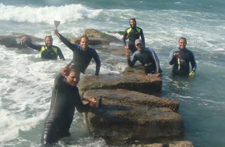 رجال الآثار الغارقة في أبو قير