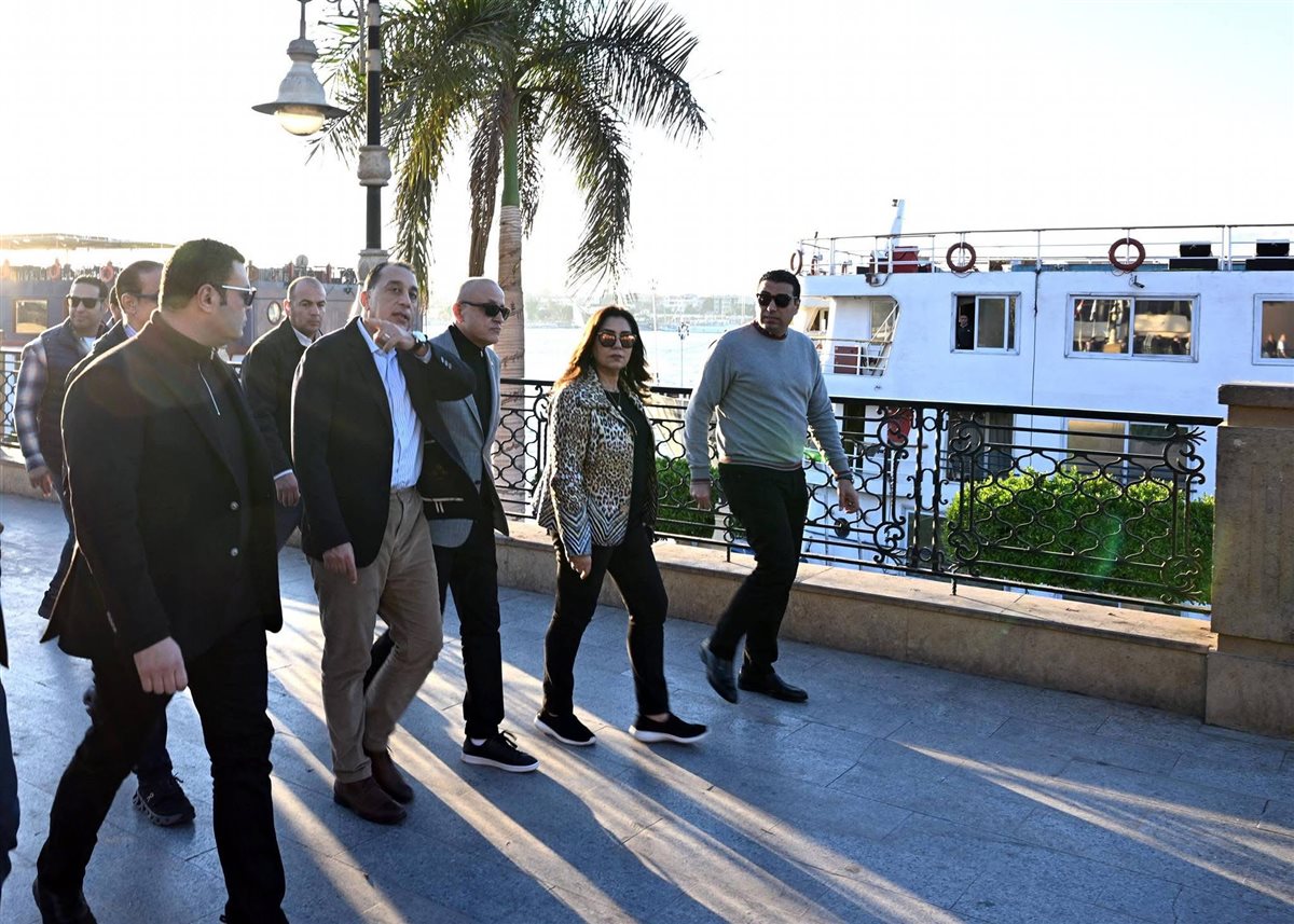جولة رئيس الوزراء بكورنيش الأقصر