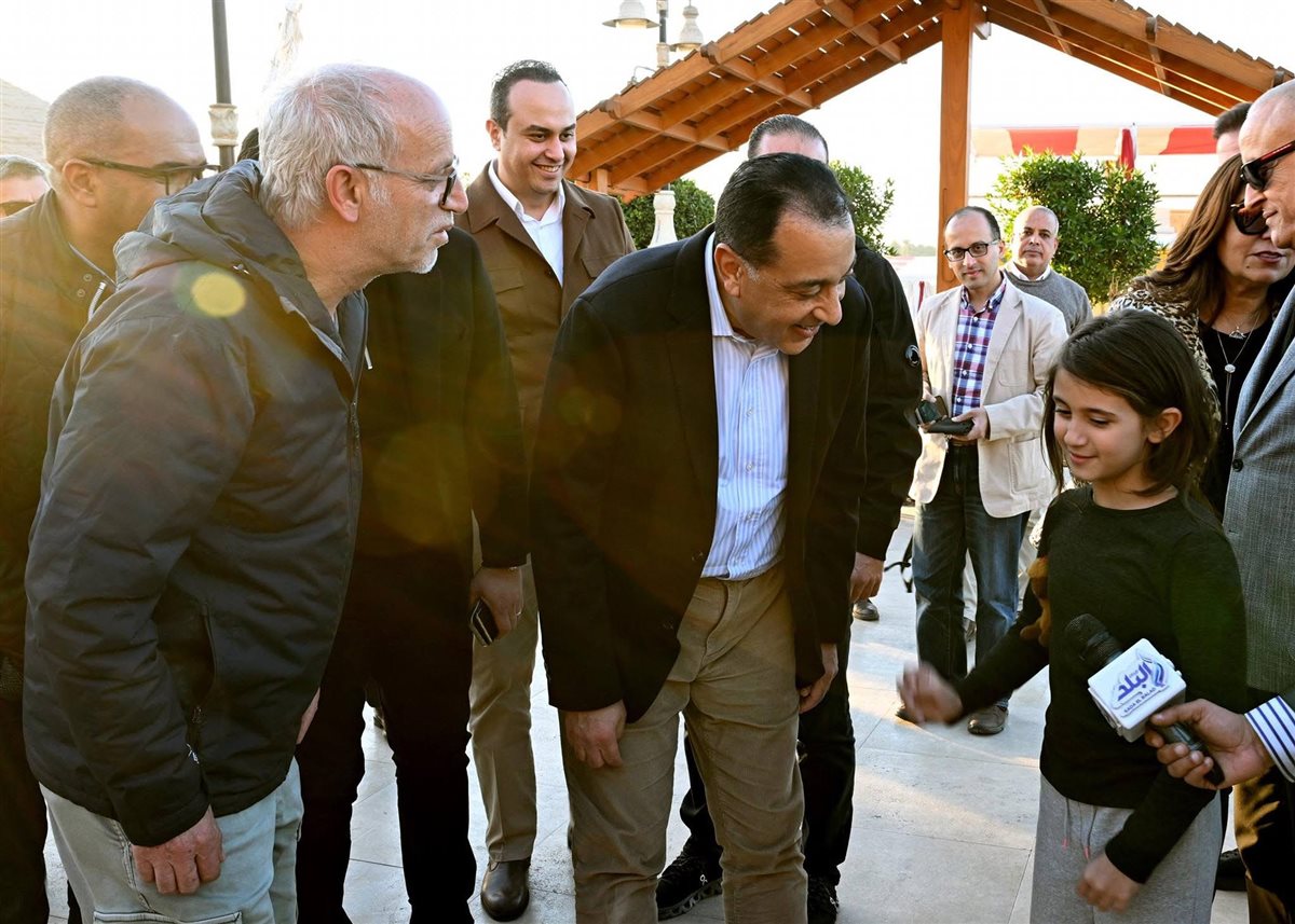 جولة رئيس الوزراء بكورنيش الأقصر