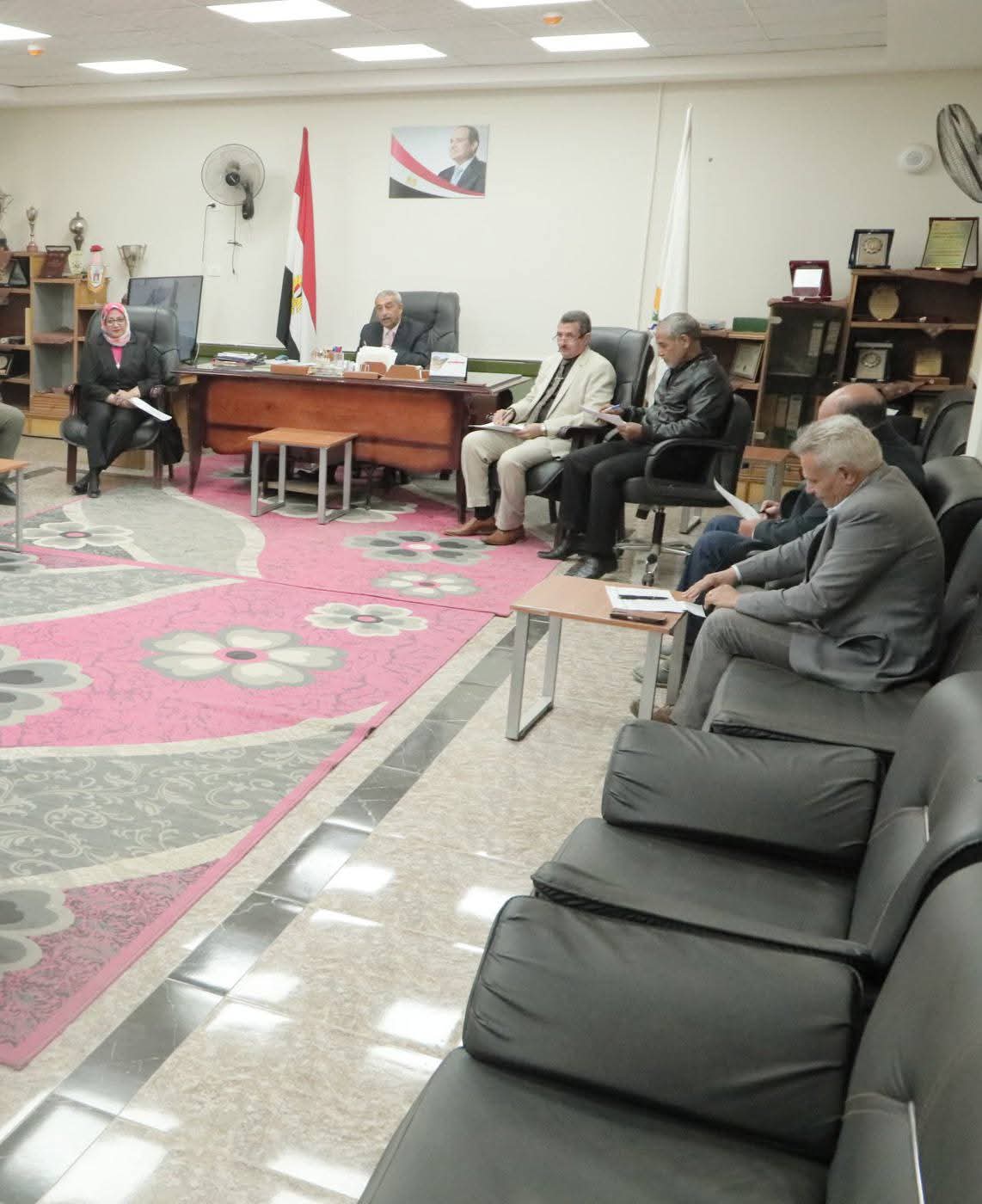 لجنة اختيار 1000 مدير مدرسة بالوادى الجديد