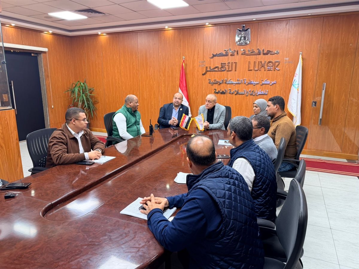 محافظ الأقصر يتابع الانتخابات