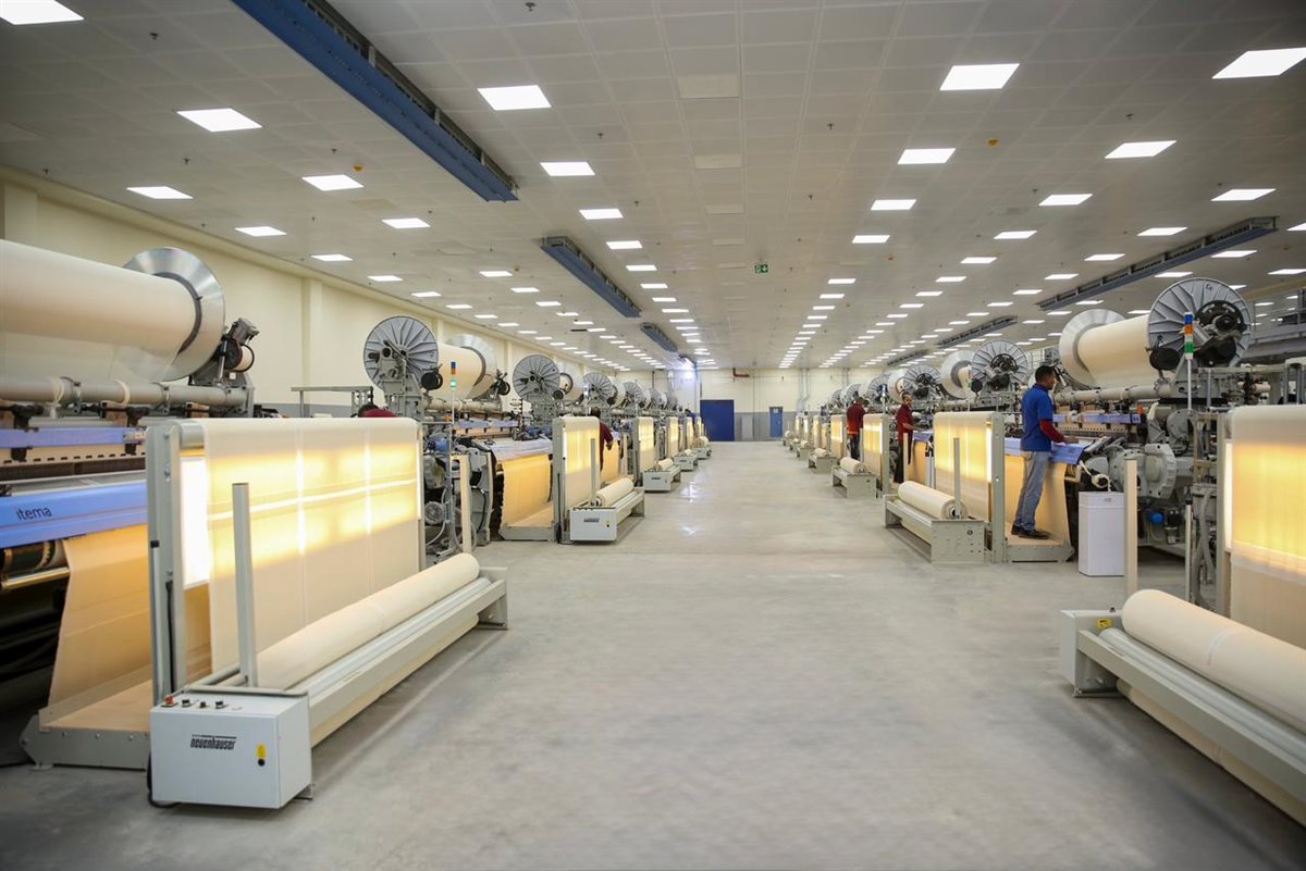 الآلات&nbsp;المجهزة بأحدث التكنولوجيات العالمية