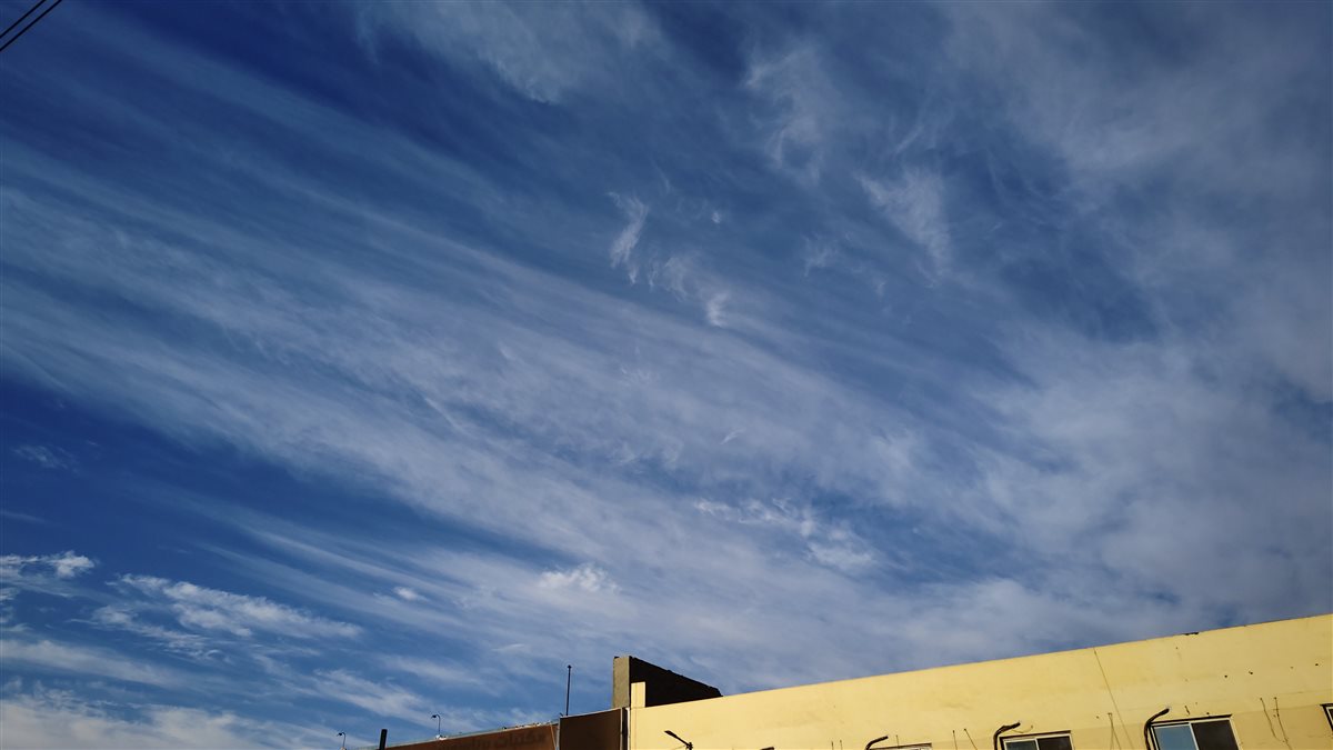 سحب تغطي سماء الوادي الجديد