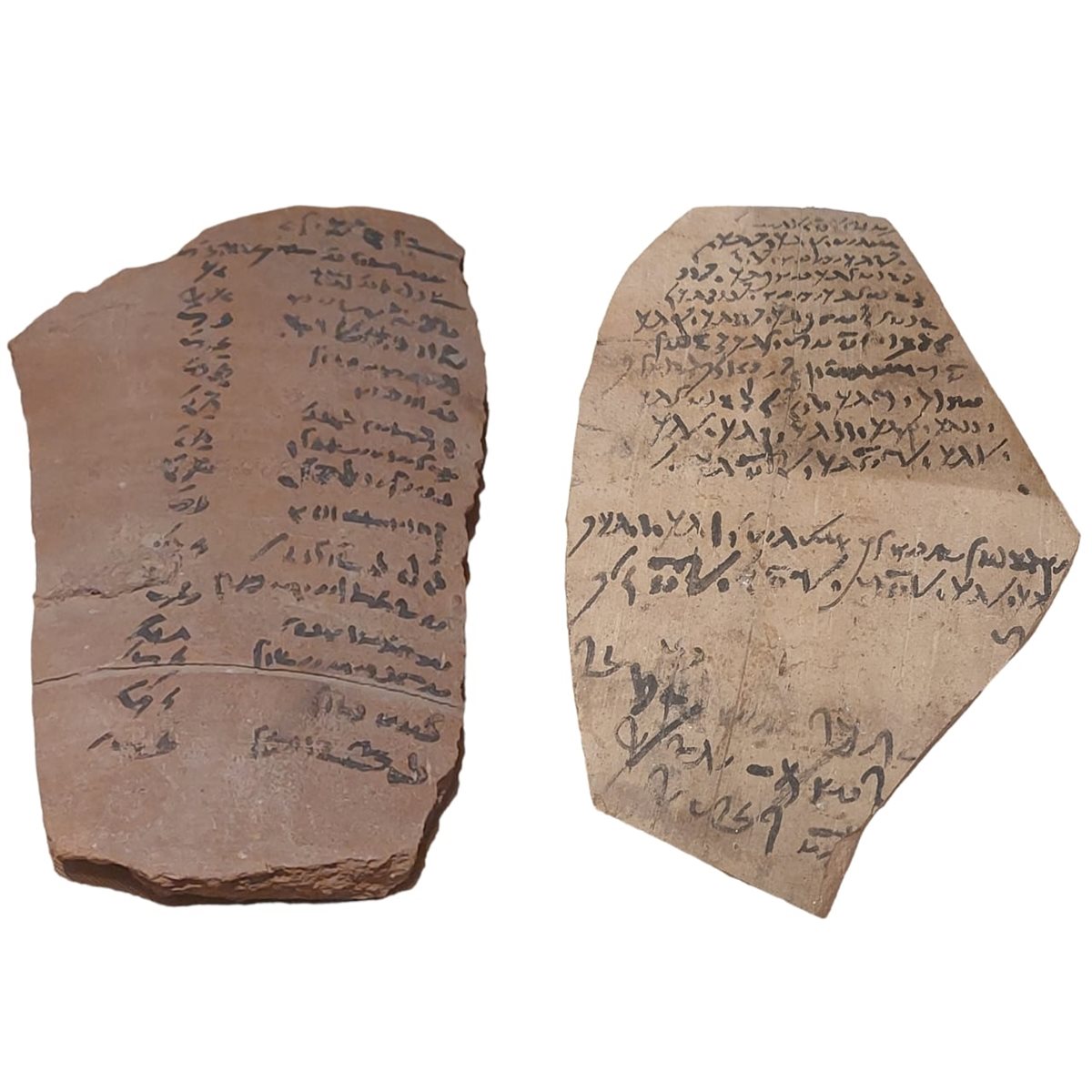 القطع الأثرية النادرة المختارة