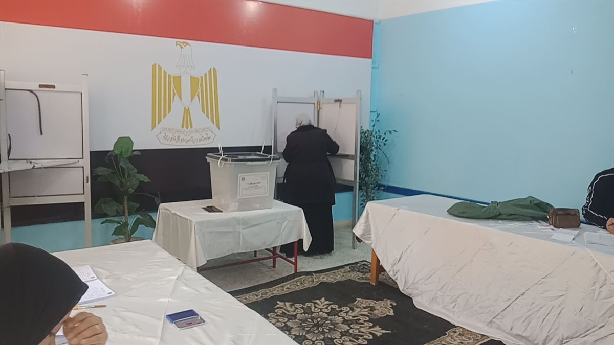 تصدّر العنصر النسائي وتوافد الناخبين في ثاني أيام انتخابات النواب بالإسكندرية