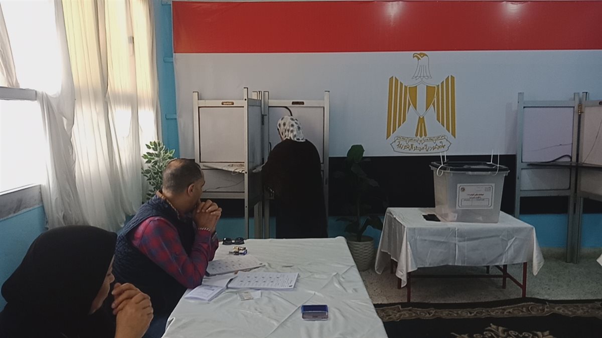 تصدّر العنصر النسائي وتوافد الناخبين في ثاني أيام انتخابات النواب بالإسكندرية