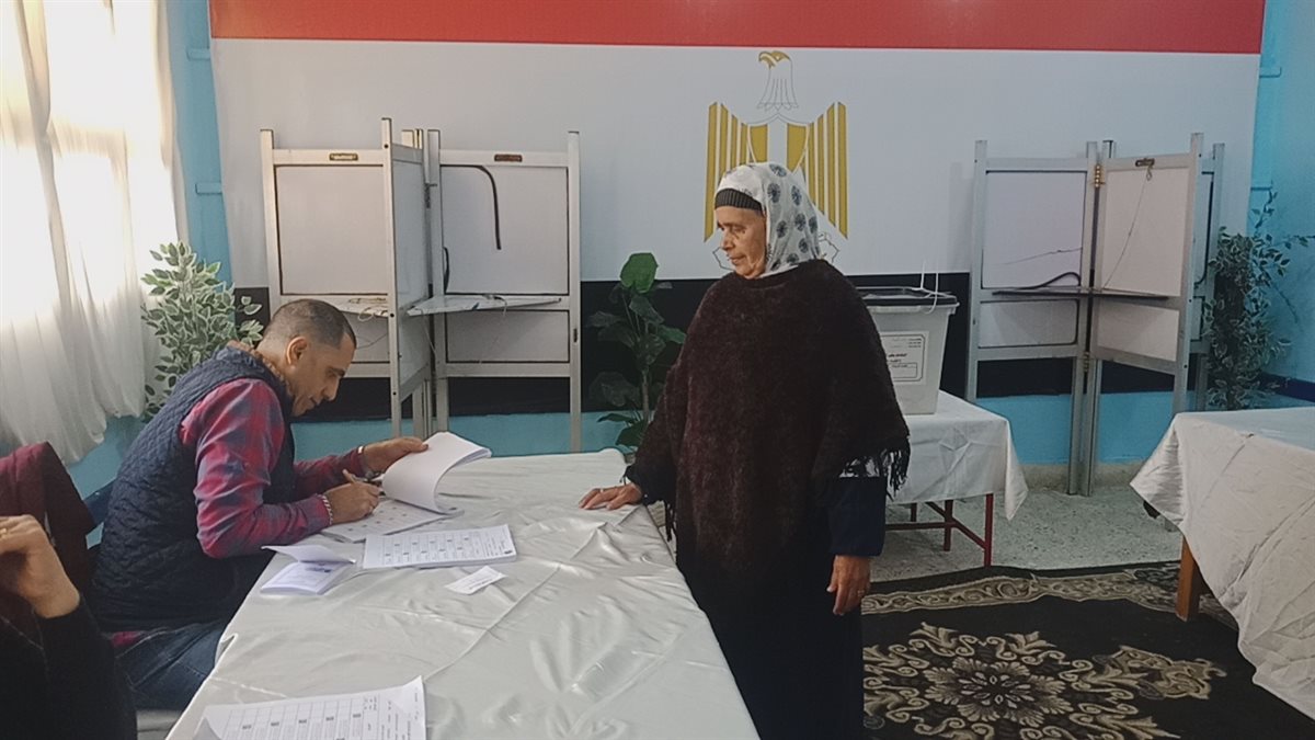 تصدّر العنصر النسائي وتوافد الناخبين في ثاني أيام انتخابات النواب بالإسكندرية