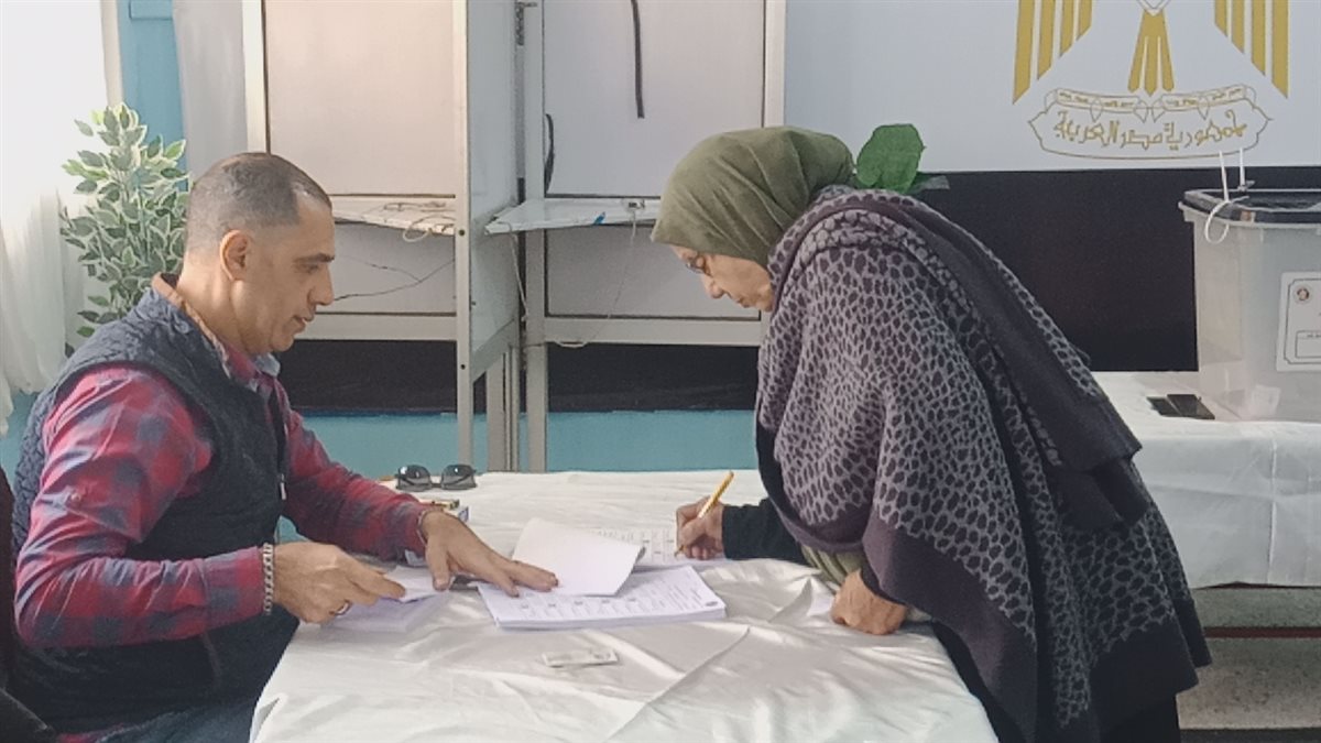 تصدّر العنصر النسائي وتوافد الناخبين في ثاني أيام انتخابات النواب بالإسكندرية